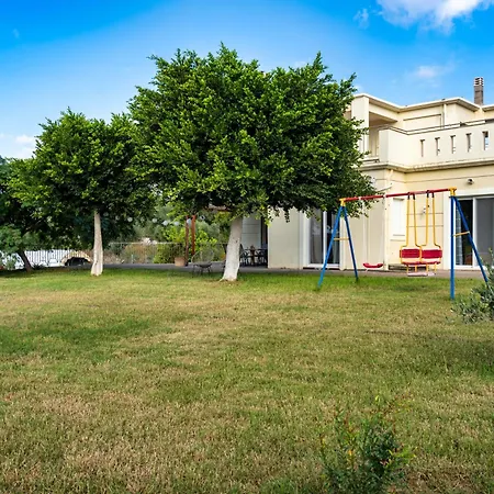 Piperitsa House For Nomads Or Families In The Countryside