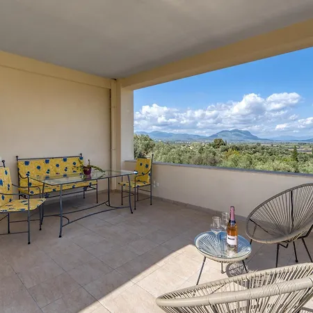 Apartment Piperitsa House For Nomads Or Families In The Countryside Messini