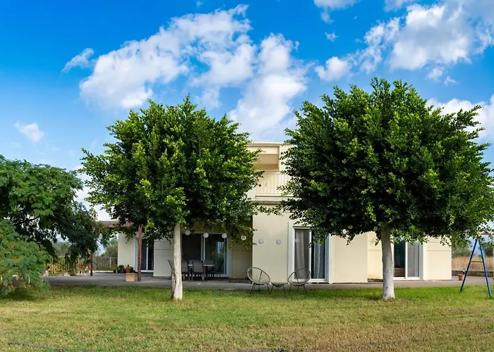 Piperitsa House For Nomads Or Families In The Countryside *