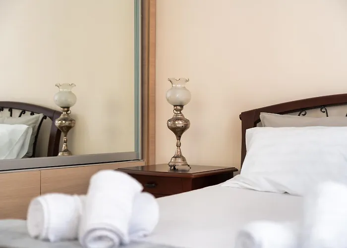 아파트 Piperitsa House For Nomads Or Families In The Countryside Messíni