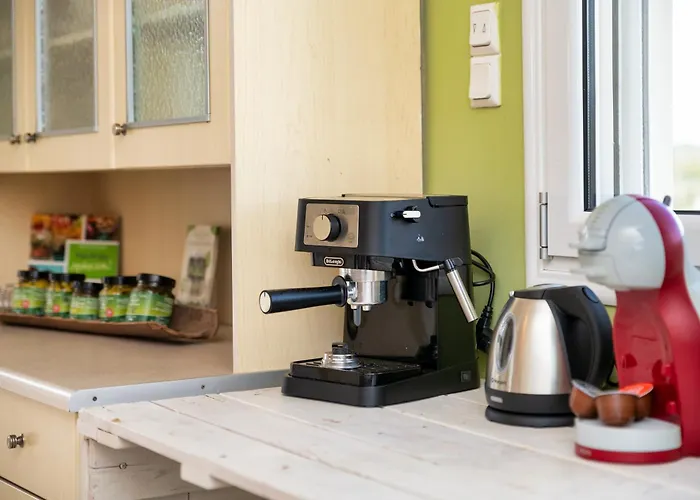 Piperitsa House For Nomads Or Families In The Countryside * Messíni