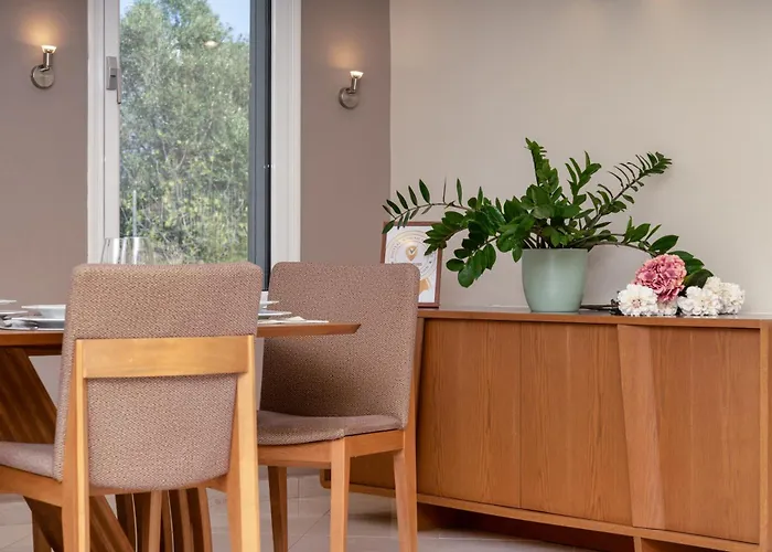 Piperitsa House For Nomads Or Families In The Countryside Messíni